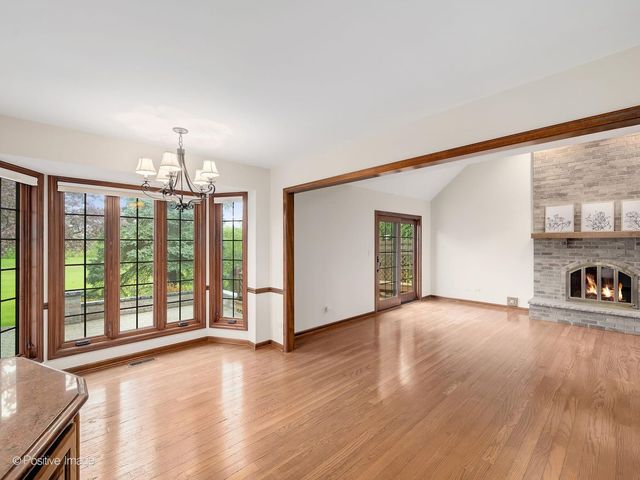 2S517 Danbury Drive, Glen Ellyn, IL 60137