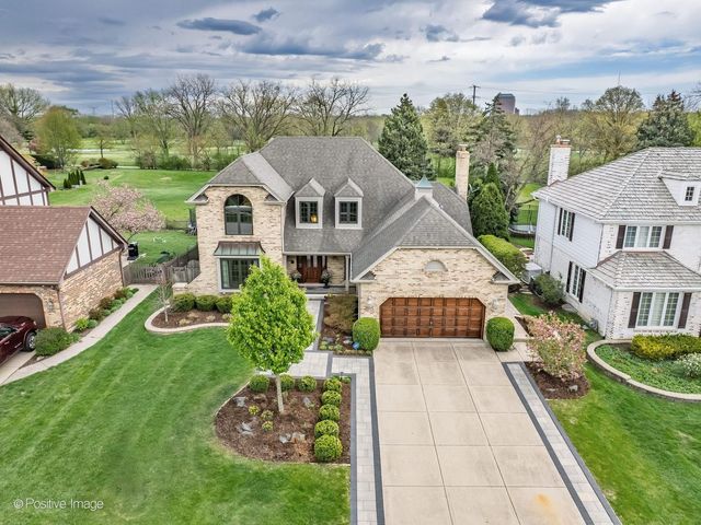 2S517 Danbury Drive, Glen Ellyn, IL 60137