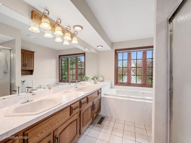 2S517 Danbury Drive, Glen Ellyn, IL 60137
