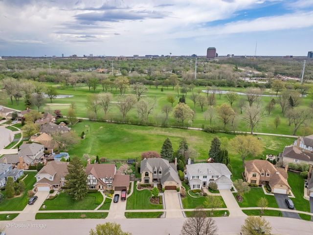 2S517 Danbury Drive, Glen Ellyn, IL 60137