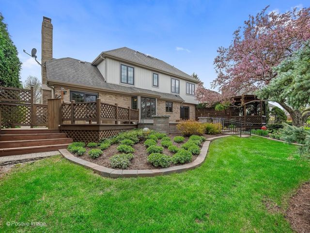2S517 Danbury Drive, Glen Ellyn, IL 60137