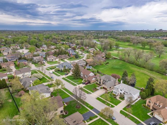 2S517 Danbury Drive, Glen Ellyn, IL 60137