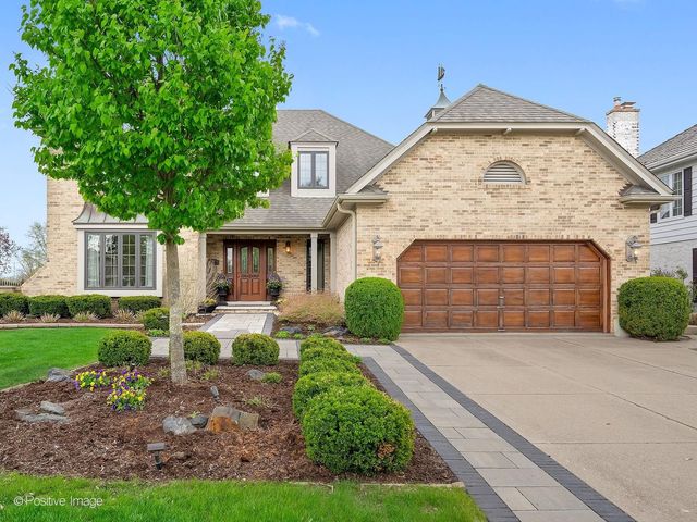 2S517 Danbury Drive, Glen Ellyn, IL 60137