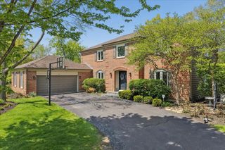4 Exmoor Lane, Lincolnshire, IL 60069