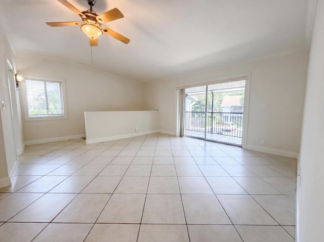2737 S Oakland Forest Drive 202, Oakland Park, FL 33309