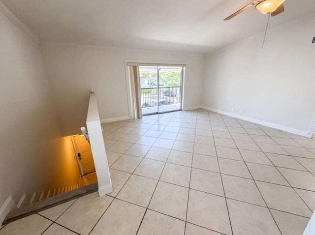 2737 S Oakland Forest Drive 202, Oakland Park, FL 33309