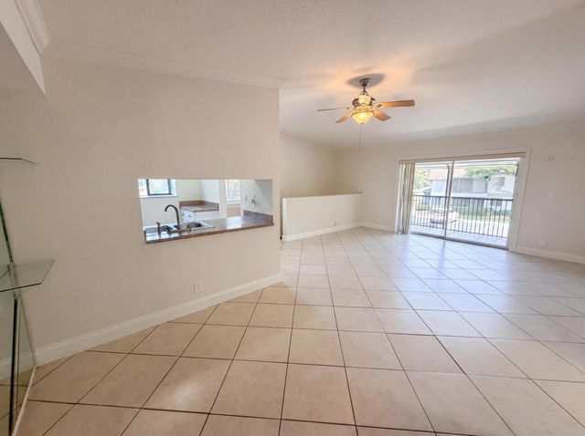 2737 S Oakland Forest Drive 202, Oakland Park, FL 33309