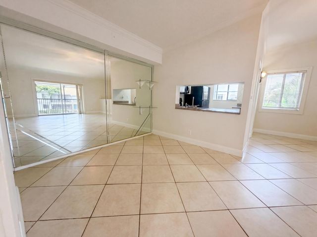 2737 S Oakland Forest Drive 202, Oakland Park, FL 33309