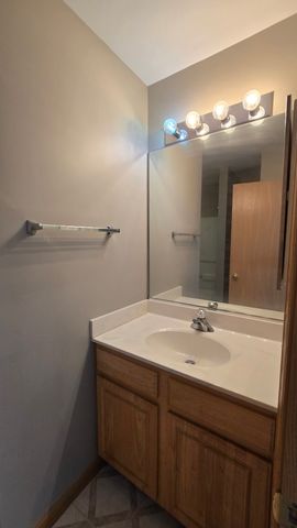 2053 Grayhawk Drive, Aurora, IL 60503