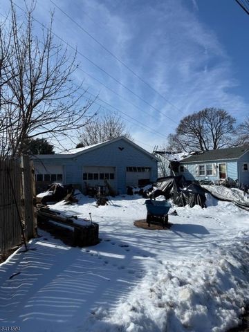 2 Abrams Rd, Holland Twp., NJ 08848