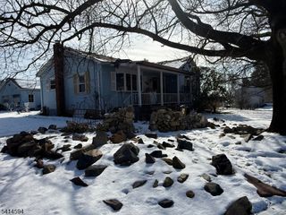 2 Abrams Rd, Holland Twp., NJ 08848