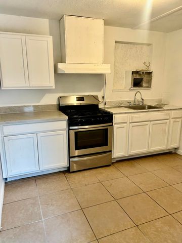 12465 Amethyst Avenue, Cutler, CA 93615