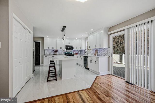 18 MAPLESHADE RD, Newark, DE 19702