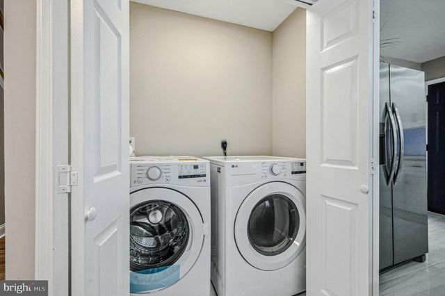 18 MAPLESHADE RD, Newark, DE 19702