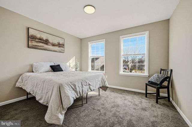 18 MAPLESHADE RD, Newark, DE 19702