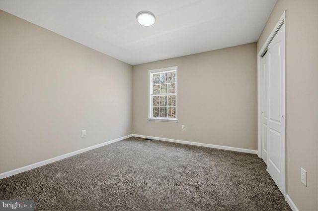 18 MAPLESHADE RD, Newark, DE 19702