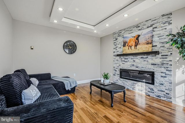 18 MAPLESHADE RD, Newark, DE 19702