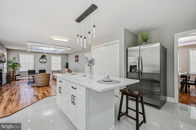 18 MAPLESHADE RD, Newark, DE 19702