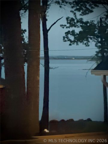 2087 E McGill Circle, Eufaula, OK 74432