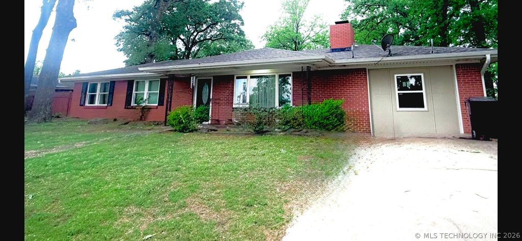 2087 E McGill Circle, Eufaula, OK 74432