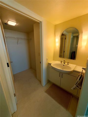 801 S King Street 2903, Honolulu, HI 96813