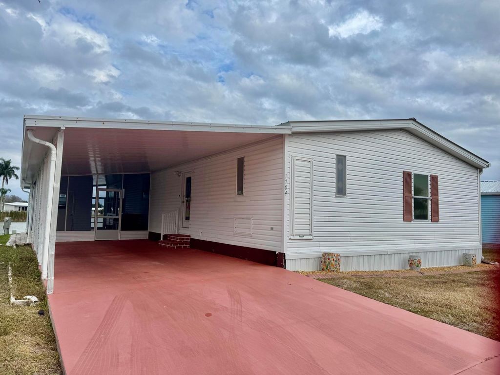 1704 SW 35th Circle, Okeechobee, FL 34974