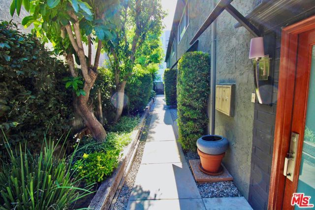 4443 Saugus Avenue 1, Sherman Oaks, CA 91403