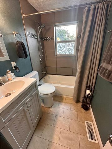 6417 Helen St., South Park, PA 15129