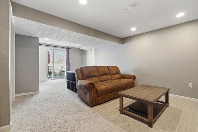 6417 Helen St., South Park, PA 15129