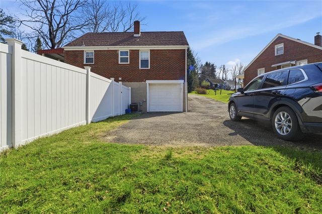 6417 Helen St., South Park, PA 15129
