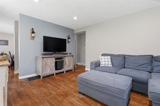 6417 Helen St., South Park, PA 15129