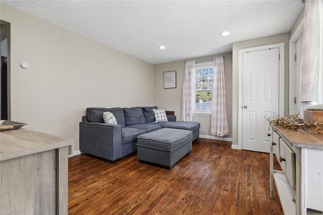 6417 Helen St., South Park, PA 15129