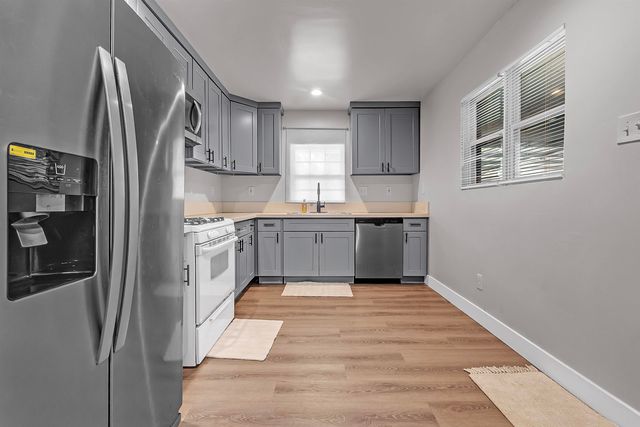 1723 S PERKINS RD, Memphis, TN 38117