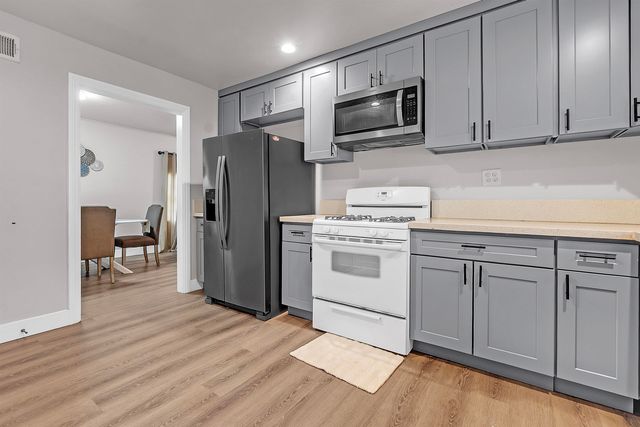 1723 S PERKINS RD, Memphis, TN 38117