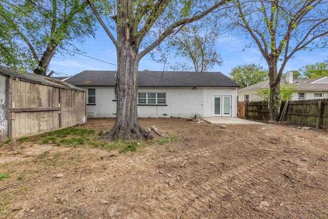 1723 S PERKINS RD, Memphis, TN 38117