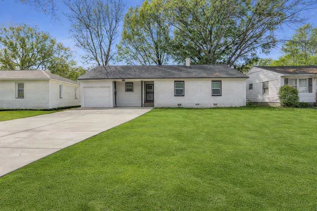 1723 S PERKINS RD, Memphis, TN 38117