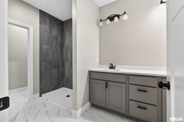 1617 KENSINGTON Drive, Washington, IL 61571