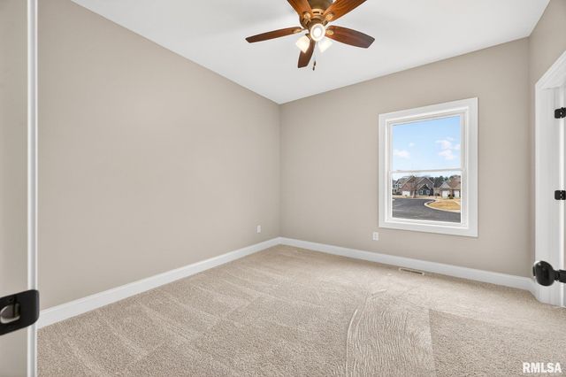 1617 KENSINGTON Drive, Washington, IL 61571