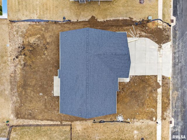 1617 KENSINGTON Drive, Washington, IL 61571