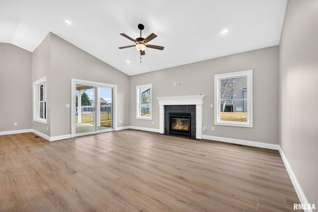 1617 KENSINGTON Drive, Washington, IL 61571