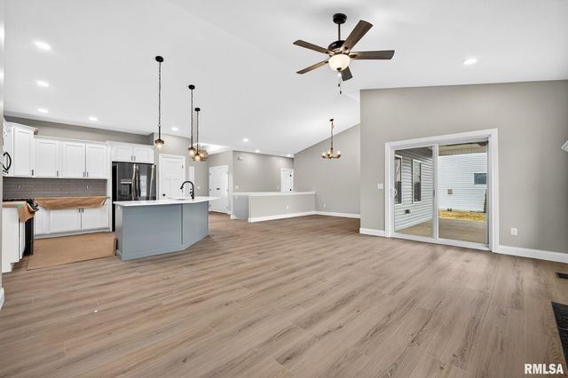 1617 KENSINGTON Drive, Washington, IL 61571