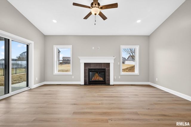 1617 KENSINGTON Drive, Washington, IL 61571