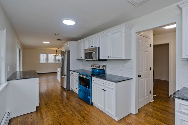 1066 Piper Rd, West Springfield, MA 01089