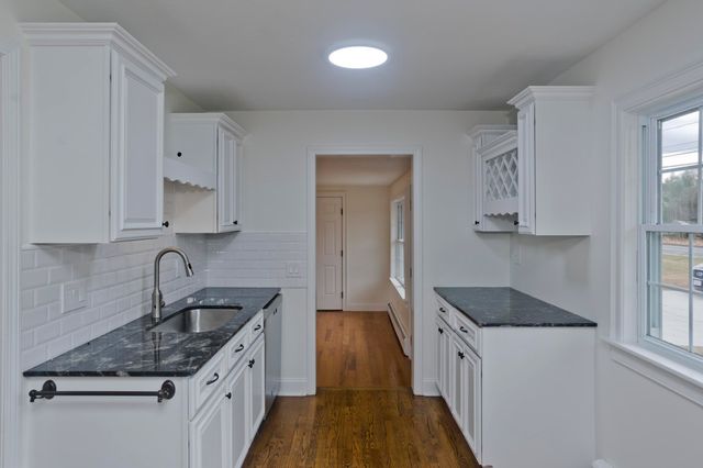1066 Piper Rd, West Springfield, MA 01089