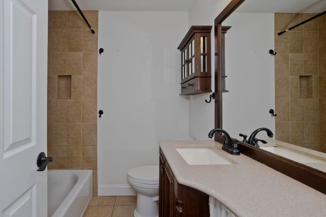 1066 Piper Rd, West Springfield, MA 01089