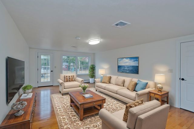 1066 Piper Rd, West Springfield, MA 01089