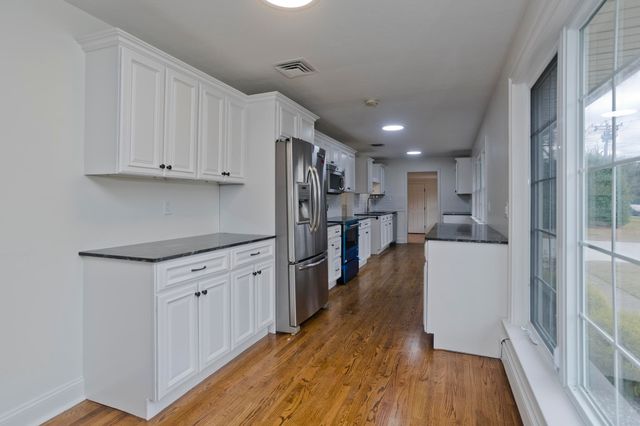1066 Piper Rd, West Springfield, MA 01089