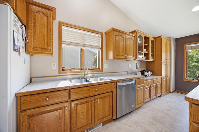 3515 44th Avenue S, Fargo, ND 58104