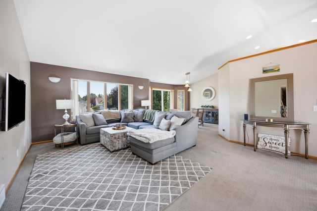 3515 44th Avenue S, Fargo, ND 58104