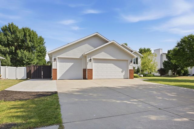 3515 44th Avenue S, Fargo, ND 58104